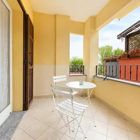 La Casina Di George - شقة *